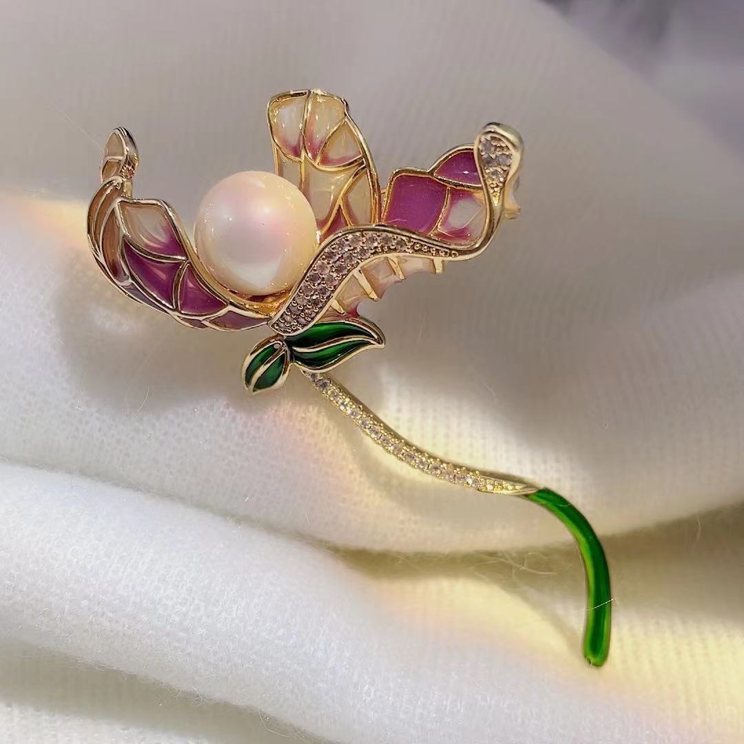 Enamel Brooch Pearl Lotus Classical Infinite Avenue