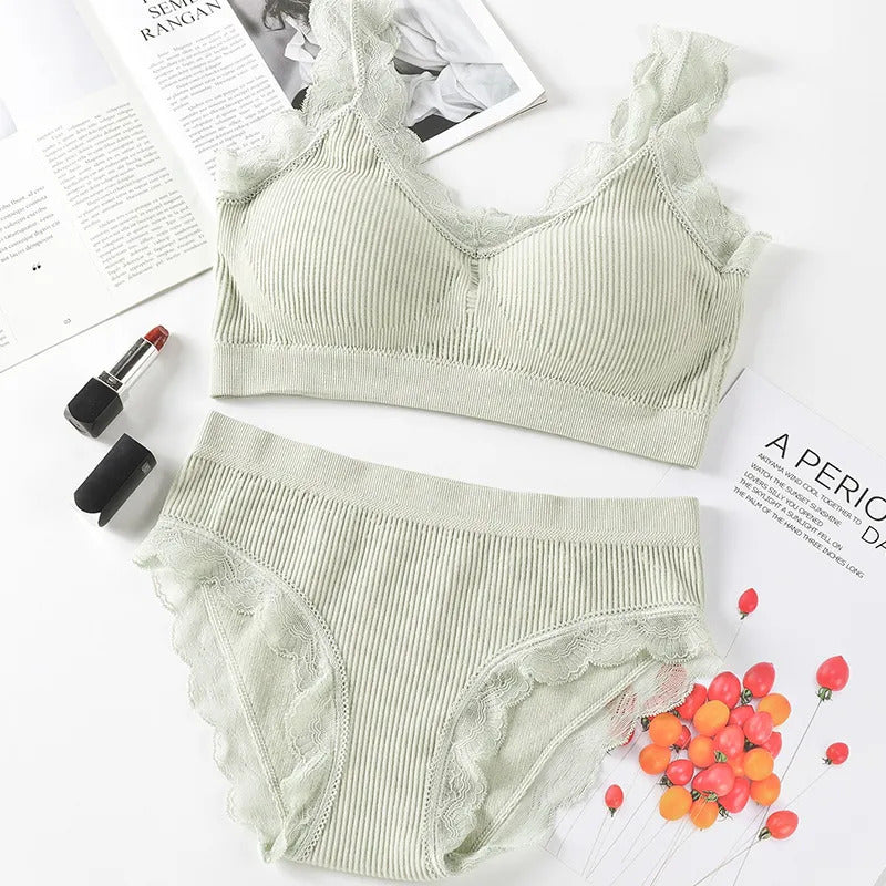 Two-Piece Bra and Underwear Set - Comfortable and Stylish Light Green Average Size Infinite Avenue