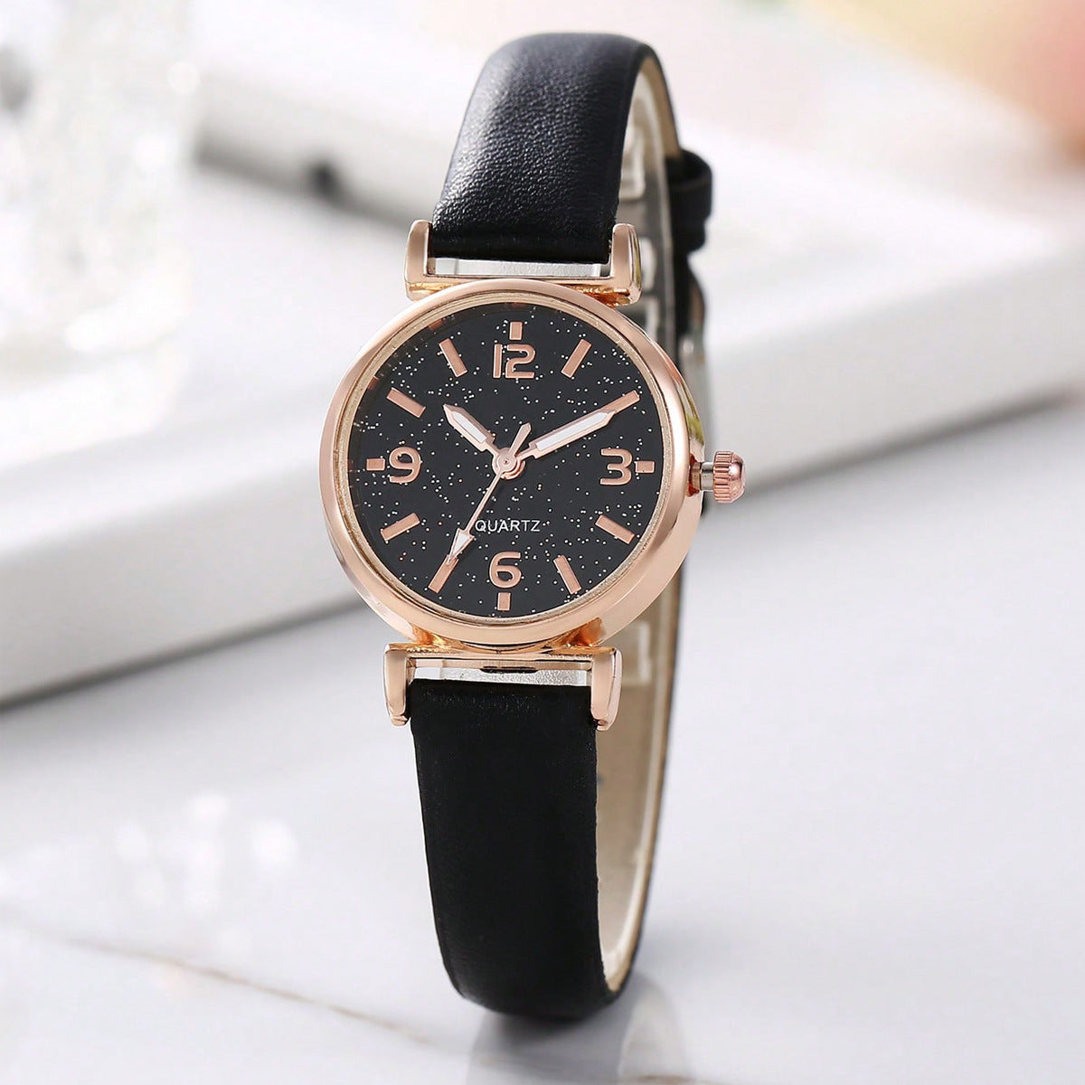 Lady Temperament Heart Bracelet Quartz Watch Suit Large Number Mixed Engraving Infinite Avenue