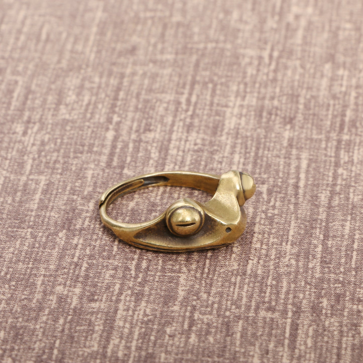 Bronze Engraving Golden Toad Creative Ring Infinite Avenue