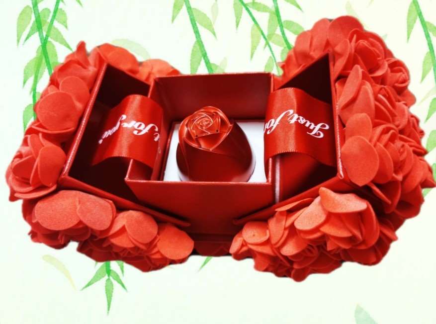 Hot Valentine's Day Gifts Metal Rose Jewelry Gift Box Necklace For Wedding Girlfriend Necklace Gifts Flower Ball Rose Gift Box Infinite Avenue