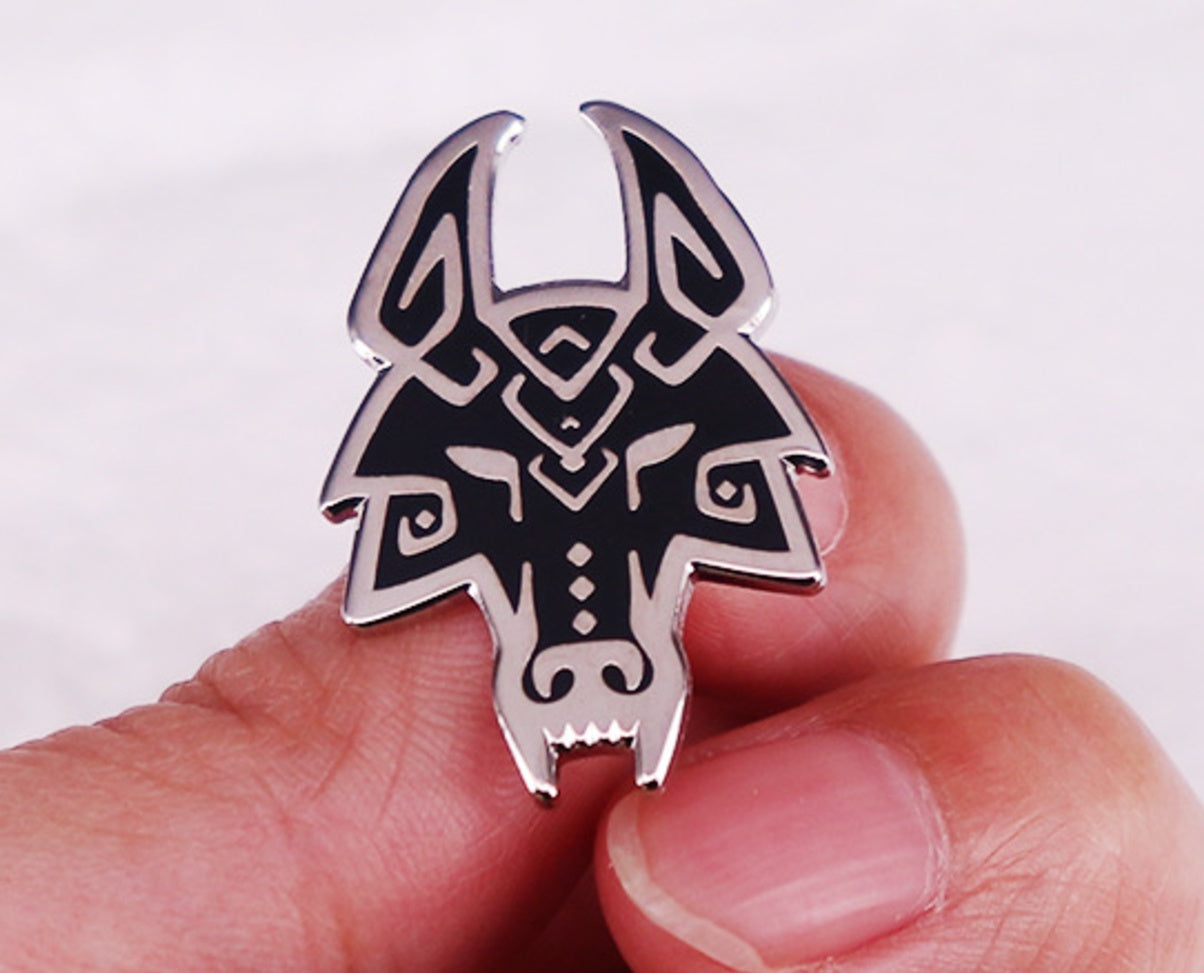 Nordic Retro Wolf Head Badge Brooch Infinite Avenue