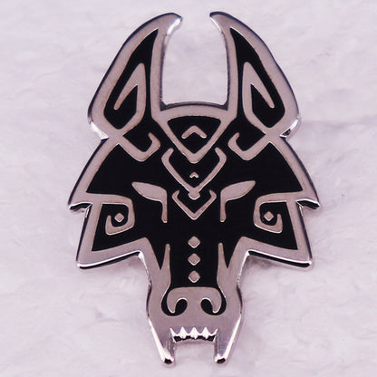 Nordic Retro Wolf Head Badge Brooch Infinite Avenue