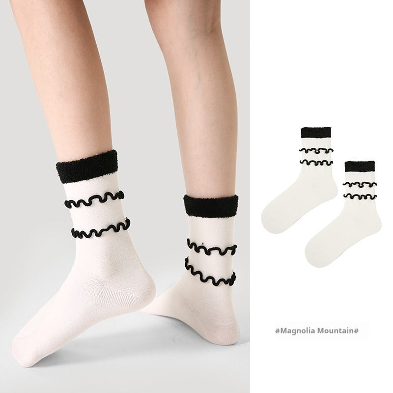 Vintage Court Style Mid-Length Socks White Magnolia Mountain Average Size Infinite Avenue